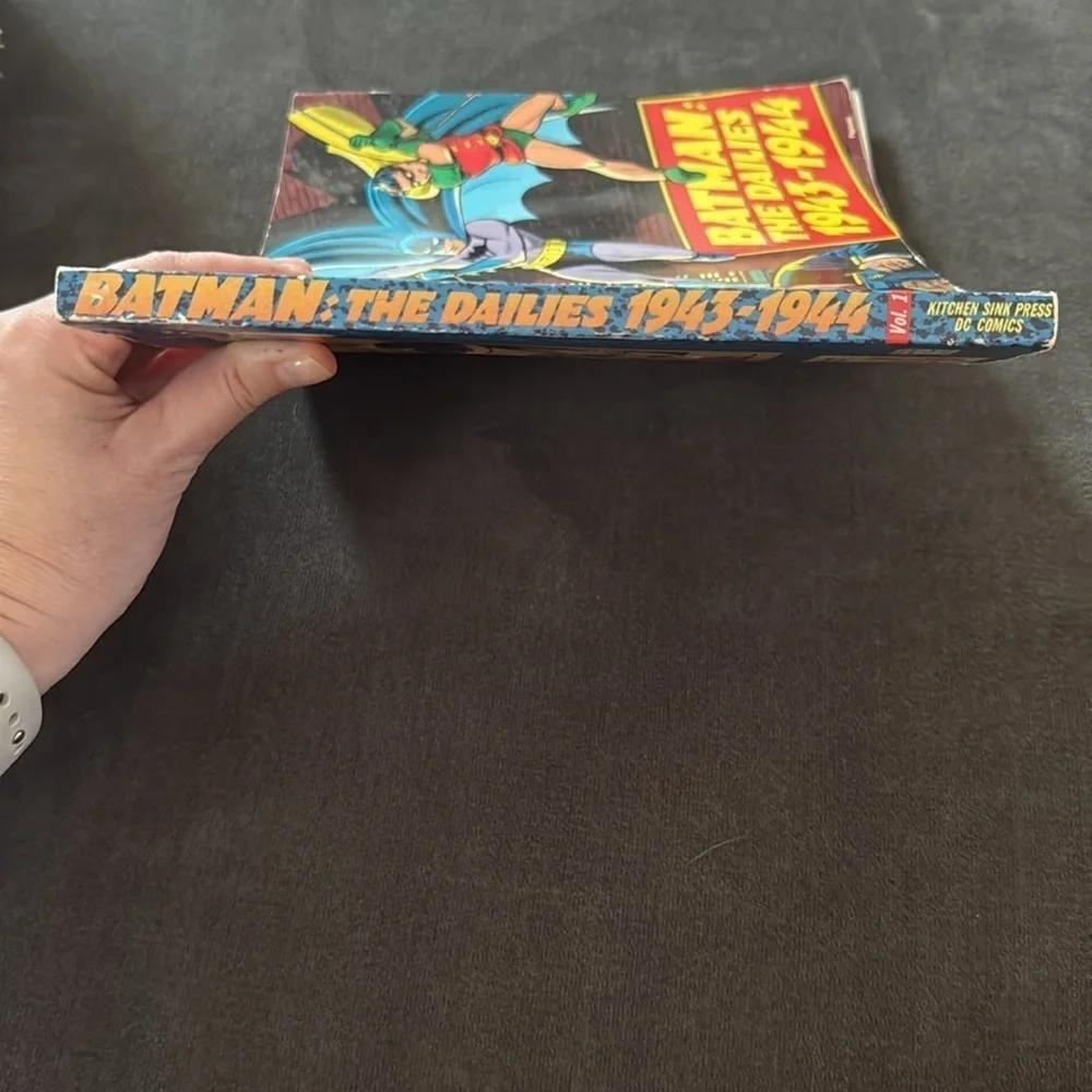 Batman the Dailies 1943-1946 DC Book
